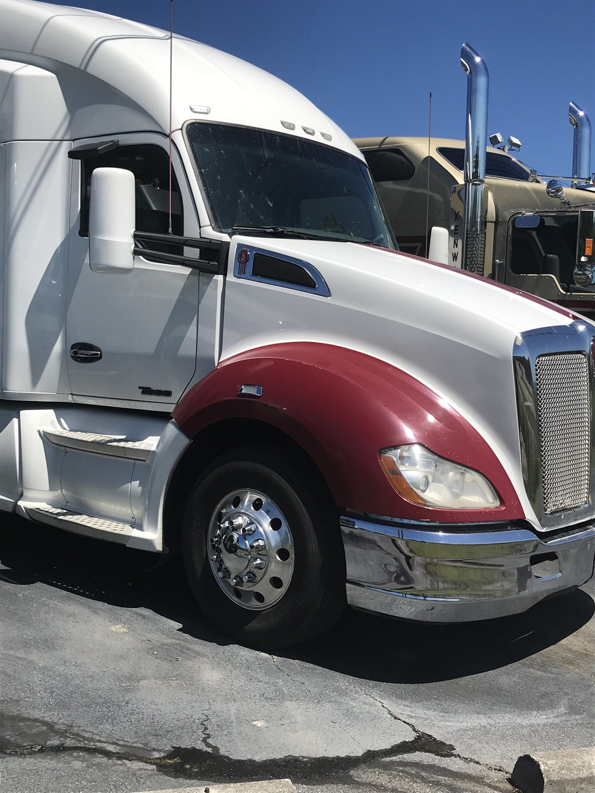 2018 Kenworth T680 - Truck Enterprises Inc.