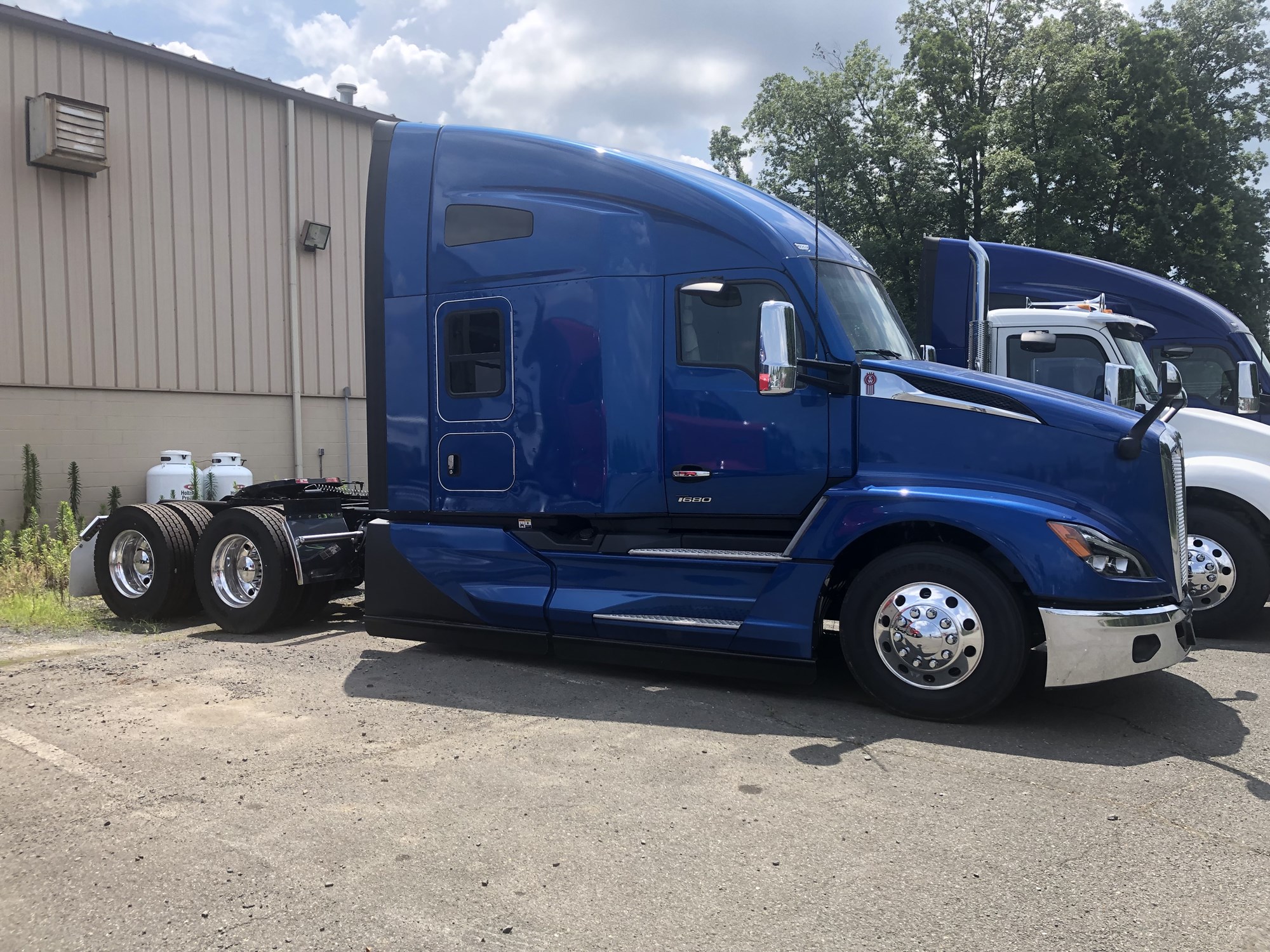 2024 Kenworth T680 Next Gen - image 3 of 5