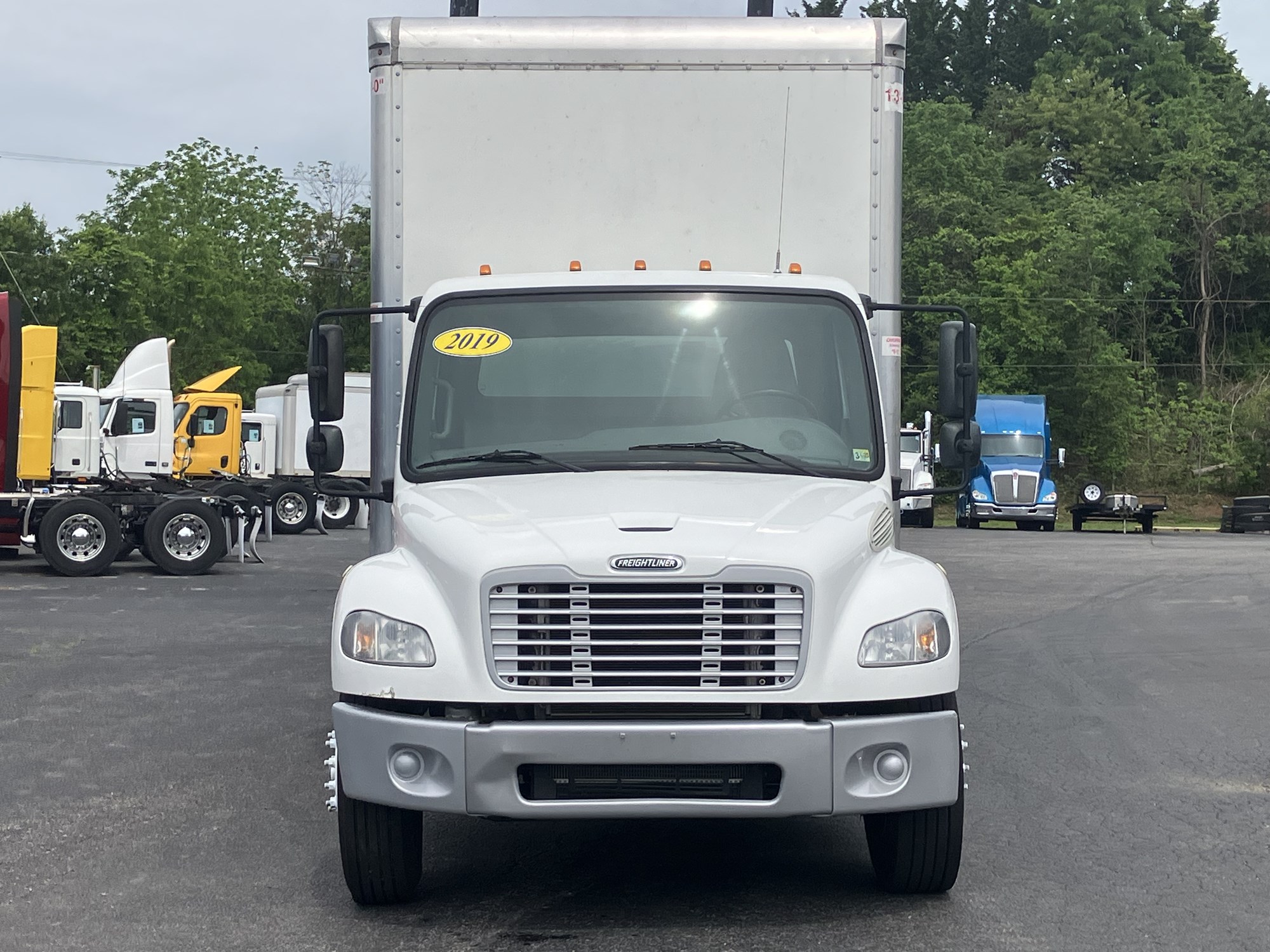 2019 Freightliner M2 - image 2 of 6