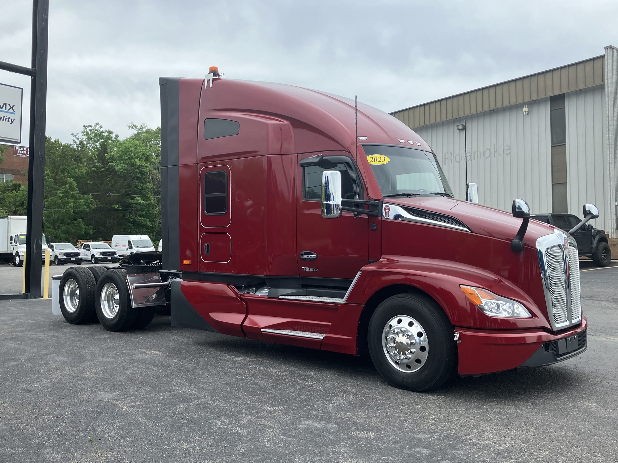 2023 Kenworth T680 Next Gen - image 1 of 6