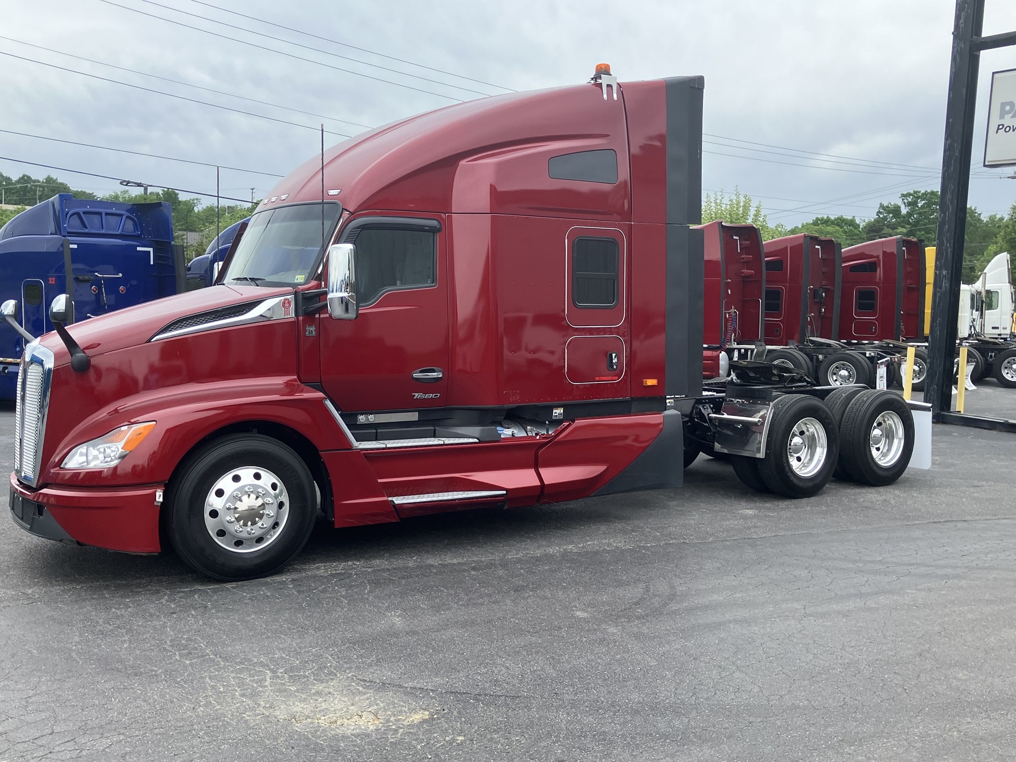 2023 Kenworth T680 Next Gen - image 2 of 6