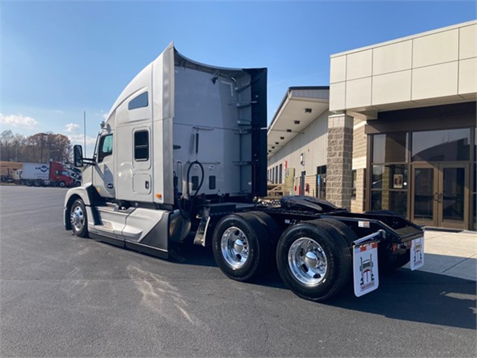 2024 Kenworth T680 Next Gen - image 5 of 6