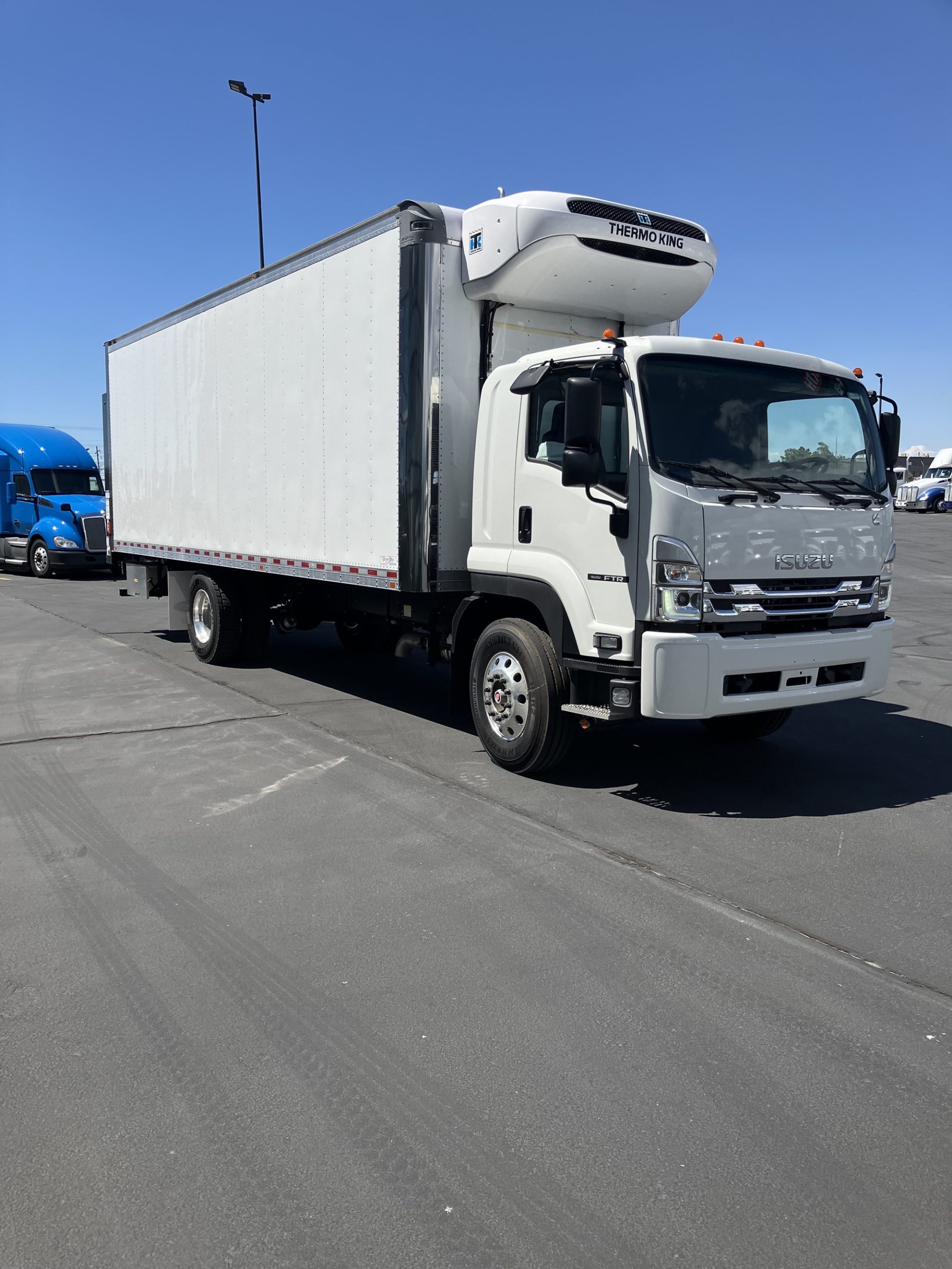 2024 Isuzu FTR MT6 - image 4 of 6