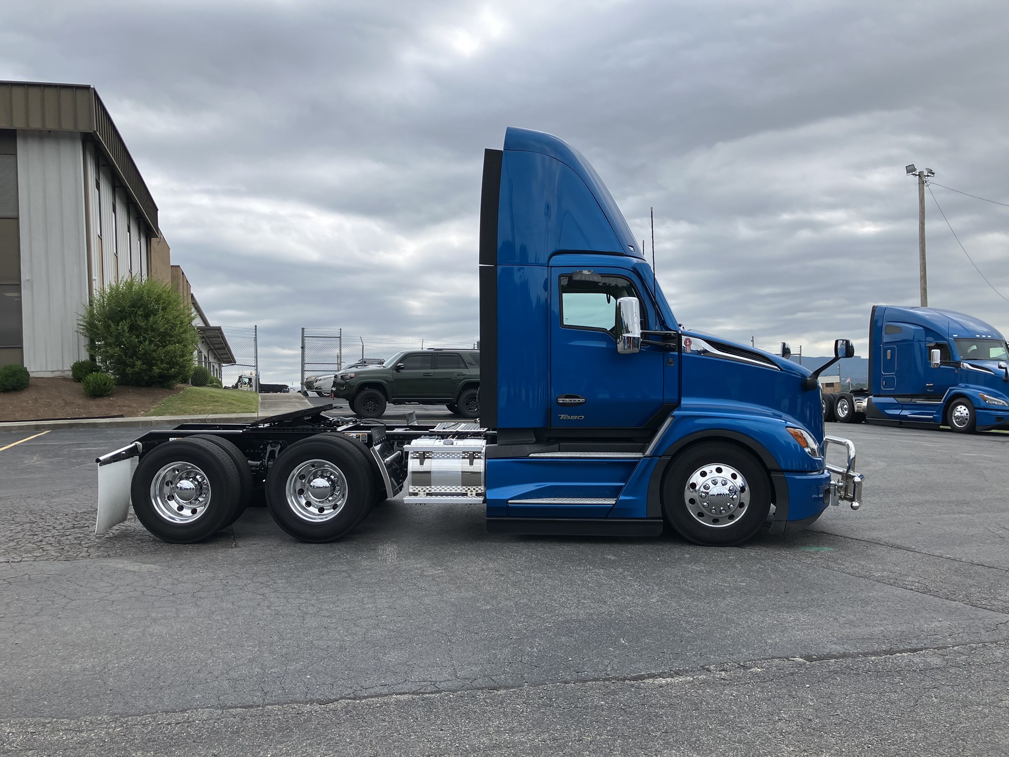 2023 Kenworth T680 Next Gen - image 4 of 6