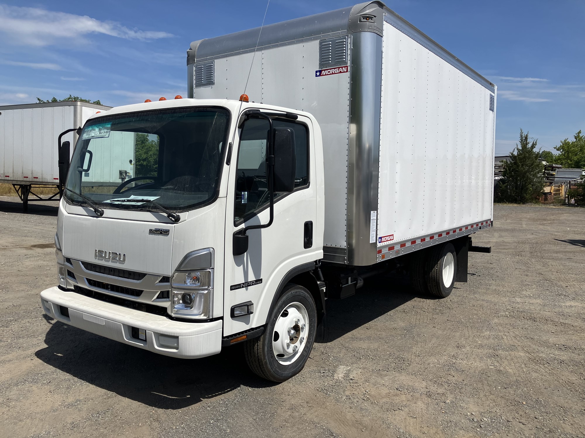 2024 Isuzu NPRGASHD 1F3 - image 1 of 6