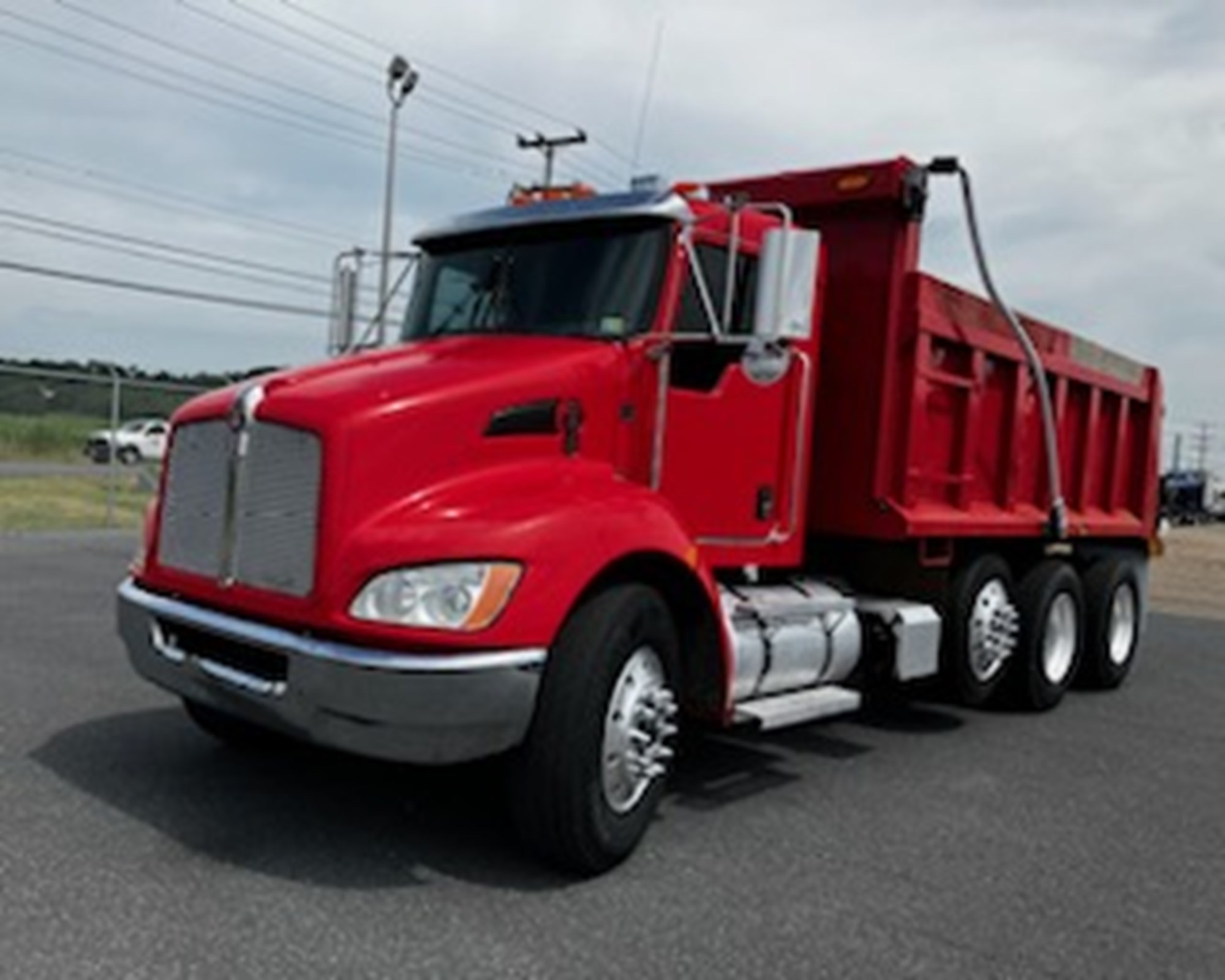 2020 Kenworth T370 - image 1 of 6