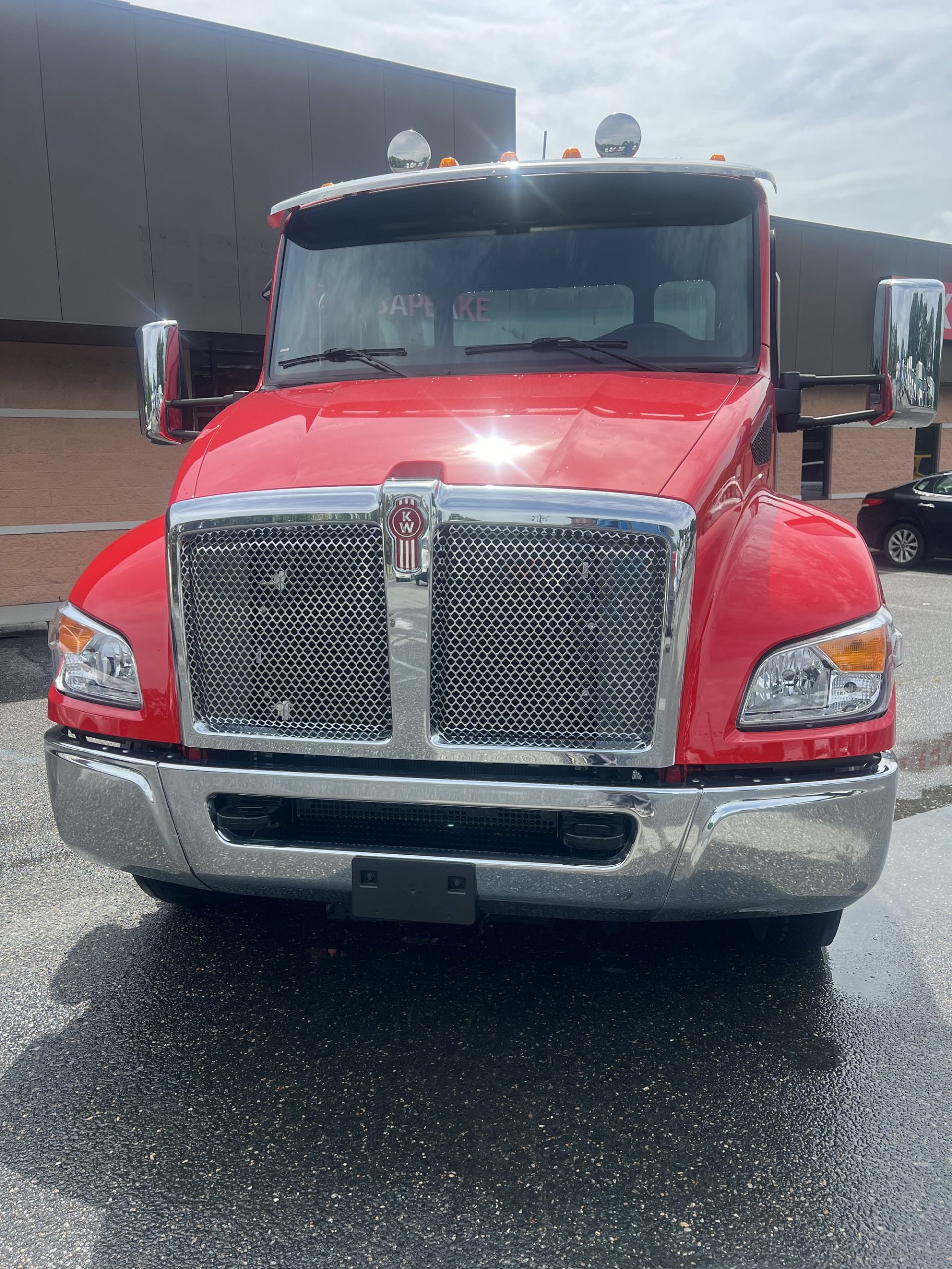 2025 Kenworth T280 - image 2 of 4