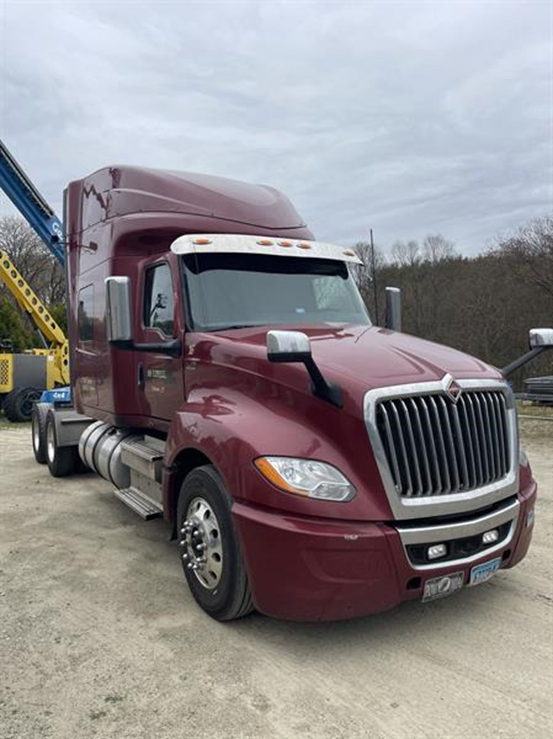 2019 International LT625 - image 2 of 3