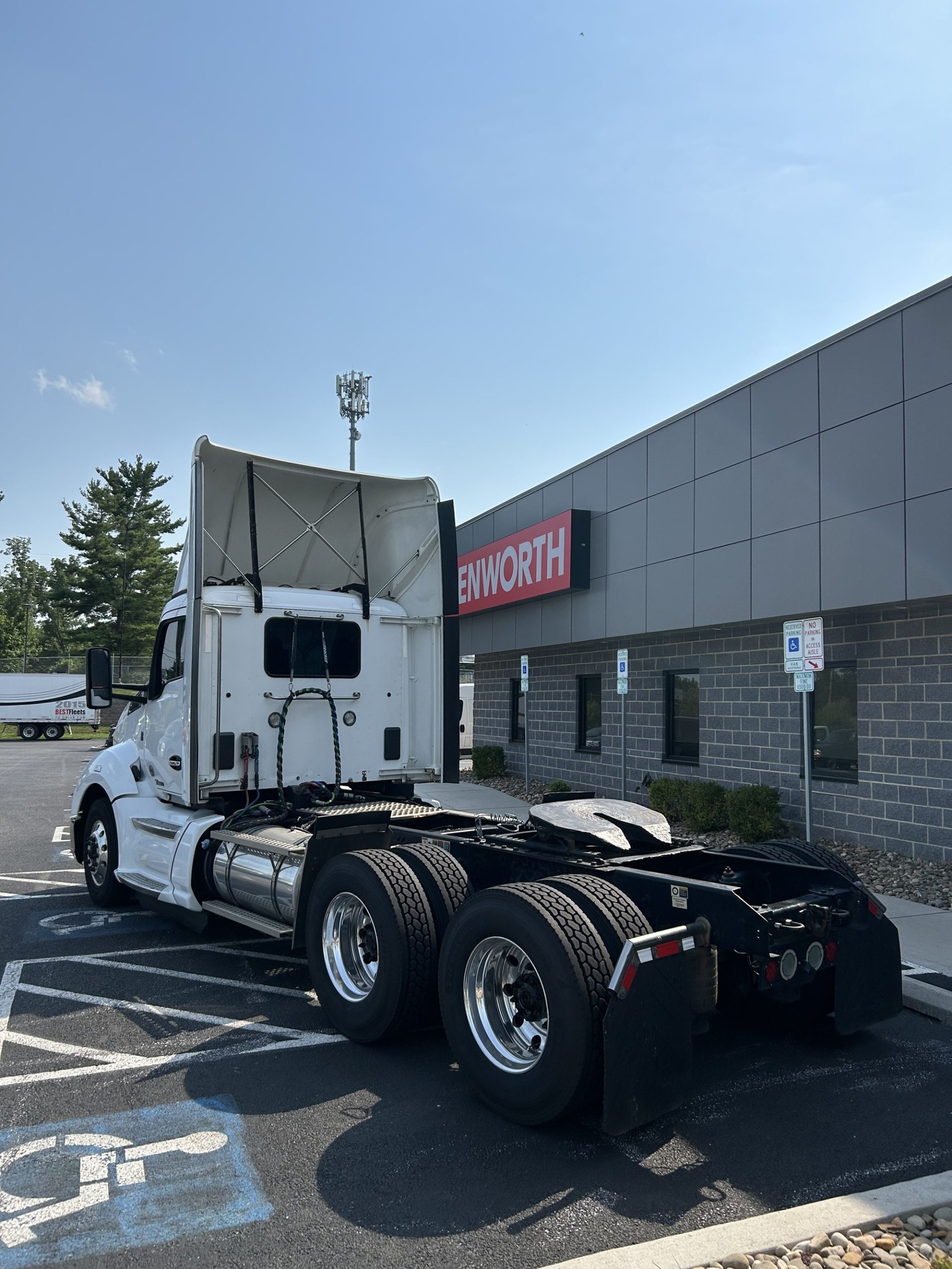 2021 Kenworth T680 - image 5 of 6