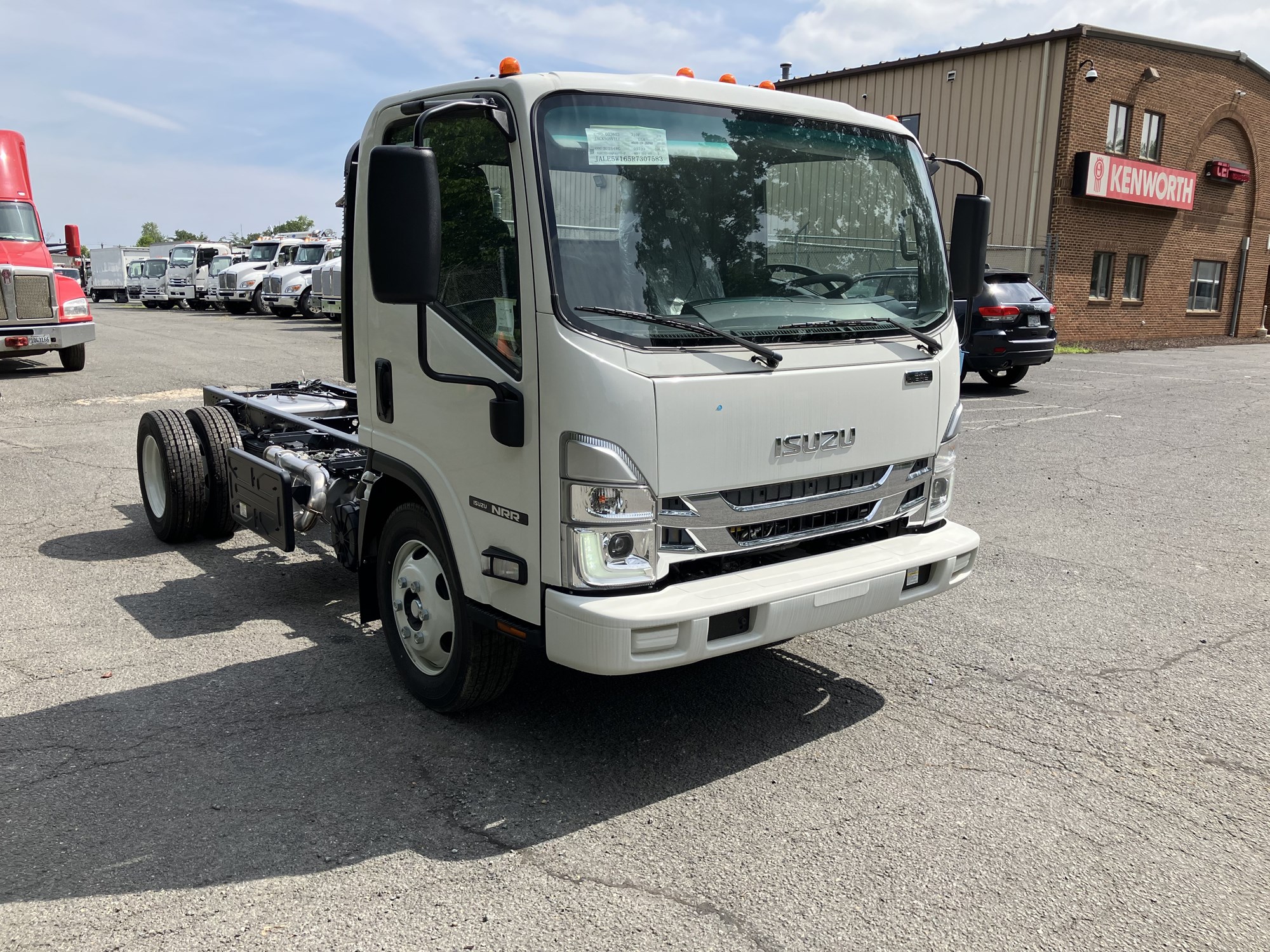 2024 Isuzu NRR 3U2 - image 4 of 6